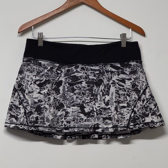 Lululemon Circuit Breaker Skirt II in Interlaced Alpine White Black - Picture 3 of 5